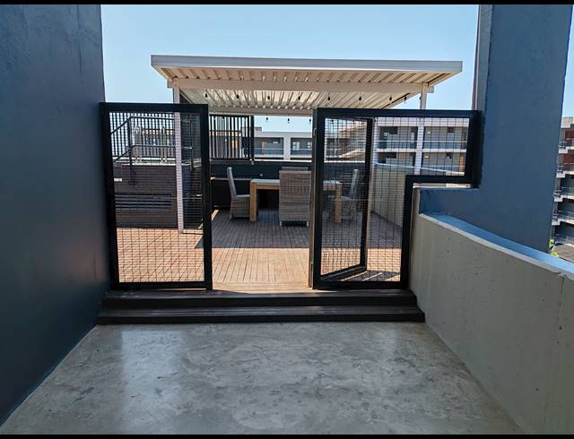 2 BEDROOM APARTMENT FOR SALE IN UMHLANGA RIDGE